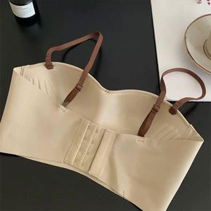 Sujetador Invisible de Silicona sin Tirantes con Efecto Push-Up, Marca Cupone Piece - Product Image 3