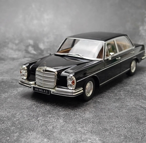 Modello di <span class=keywords><strong>auto</strong></span> in lega di 1:18 modello Mercedes-Benz 280SE 1967 <span class=keywords><strong>auto</strong></span> <span class=keywords><strong>d</strong></span>'<span class=keywords><strong>epoca</strong></span>, autentico modello di <span class=keywords><strong>auto</strong></span> in lega, pezzo <span class=keywords><strong>da</strong></span> esposizione <span class=keywords><strong>da</strong></span> <span class=keywords><strong>collezione</strong></span> - Product Image 2