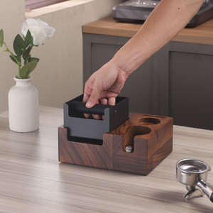 Station de distribution de café en bois de noyer, support tout-en-un pour tamper et distributeur de café - Product Image 3
