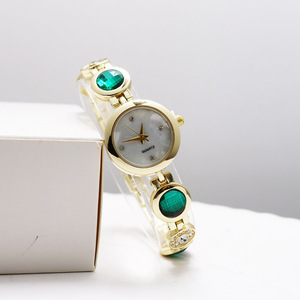 Reloj de pulsera de cuarzo con esfera pequeña a la moda para mujer, novedad al por mayor con correa de diamante, reloj para mujer XYT03 - Product Image 2