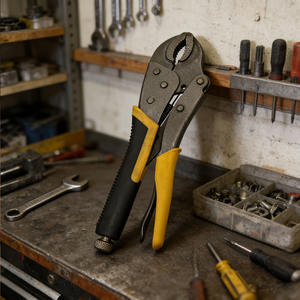 <span class=keywords><strong>Pince</strong></span> à serrage industrielle à bon <span class=keywords><strong>prix</strong></span> avec surfaces de mâchoires dentelées et lisses pour la réparation automobile - Product Image 1