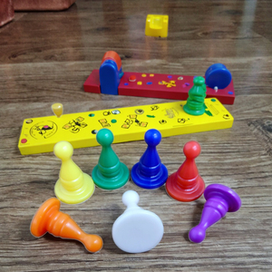 Composants de jeu Ludo 16*25mm, multicolores, pour la famille, jouets amusants, pièces de jeu de société, mini jetons Ludo, pions de jeu de société en plastique PS - Product Image 3