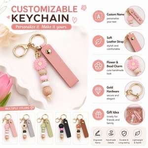Porte-clés personnalisé avec nom gravé Daisy - Porte-clés en cuir perlé personnalisé, joli breloque de sac floral, cadeaux de remise de diplôme et d'anniversaire - Product Image 6