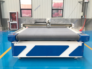 La machine de découpe à couteau vibrant CNC est spécialisée dans la découpe de matériaux flexibles avec une précision de coupe de ± 0.01mm - Product Image 2