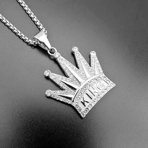 จี้มงกุฎกษัตริย์สแตนเลสสตีลชุบ PVD 18K ไม่ลอก ไม่ดำ พร้อมสร้อยคอเพชรแบบกำหนดเองสำหรับผู้ชาย - Product Image 3