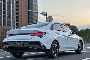 <span class=keywords><strong>E</strong></span>-lantra 2023 1.5L CVT <span class=keywords><strong>LUX</strong></span> Prestige Voiture Familiale Économe en Carburant avec une Autonomie Supérieure à 700 km pour les Déplacements Quotidiens et les Longues Trajets - Product Image 5