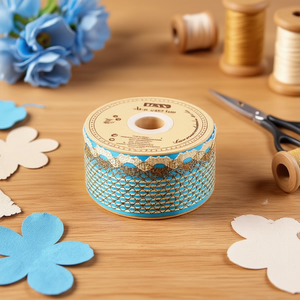 Strisce di pizzo Iln 5,5 cm x 8 m colore oro per decorazioni artigianali - Product Image 2