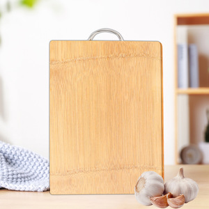 Juego de tablas de cortar de bambú rectangulares con asa para uso en la cocina - Product Image 2