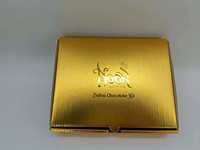 Emballage de luxe doré de logo imprimé en relief personnalisé 4 6 12 24 pièces avec couvercle et boîte-cadeau de chocolat à base de chocolat avec insertion