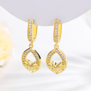 Boucles d'oreilles pendantes plaquées or 14 carats pour femmes, nouveau design classique, mode soirée, en laiton inaltérable avec zircon et pendentif cœur <span class=keywords><strong>Duster</strong></span> - Product Image 5