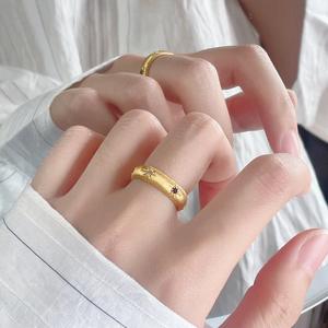 Artisanat italien, bague rétro de style palais sertie d'étoiles en or 18 carats avec argent pur S925 et texture velours, bagues tendance - Product Image 5