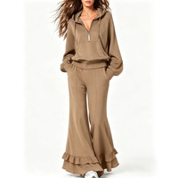 Ensemble décontracté pour femme BR7145 : Sweat à capuche uni avec demi-fermeture éclair et pantalon évasé à volants – Tenue deux pièces
