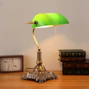 도매 빈티지 구리베이스 스테인드 글라스 램프 그늘 책상 빛 티파니 스타일 테이블 램프 독서 작업 가정 장식