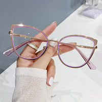 8327 Lunettes Anti-Lumière Bleue Oeil de Chat Tendance Monture Métallique Optique pour Ordinateur Vente en Gros Lunettes de Vue Femme