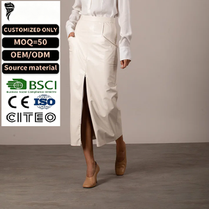 Jupe midi trapèze vintage en similicuir personnalisée pour femme, taille haute, fente avant, poches, en cuir PU blanc, pour le bureau et les affaires - Product Image 1