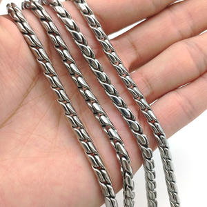 Correa <span class=keywords><strong>de</strong></span> Perro <span class=keywords><strong>de</strong></span> Tracción Resistente y Ecológica <span class=keywords><strong>de</strong></span> Grado <span class=keywords><strong>de</strong></span> Carrera con Mango Fácil <span class=keywords><strong>de</strong></span> Usar para <span class=keywords><strong>Perros</strong></span> Pequeños, Cuerda <span class=keywords><strong>de</strong></span> Acero Inoxidable Dorada - Product Image 4