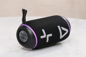 Altavoz Bluetooth de cuerda de mano al aire libre impermeable de 16W con luz LED pulsante 1/2" - Product Image 2