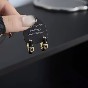 Boucles d'oreilles clous lettre H plaquées or en alliage, bijoux tendance pour femme - Product Image 3