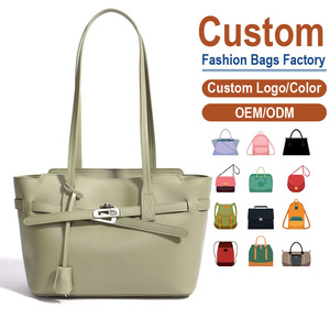 Bolso de Hombro Personalizable de Cuero Genuino con Cierre de Hebilla y Asas Dobles, Estilo Minimalista para Uso Diario en Todas las Estaciones - Product Image 1