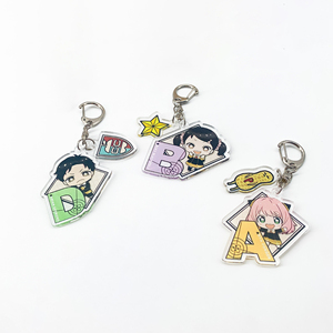 Vente en gros Nouveau Porte-clés en acrylique imprimé UV SPY FAMILY, Pendentif mignon pour sac à dos, Design de dessin animé, Souvenir tendance - Product Image 1