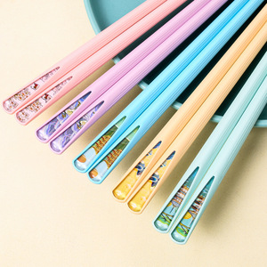 Baguettes en alliage Macaron, cinq couleurs, antidérapantes, pour usage domestique, ensemble de couverts - Product Image 1