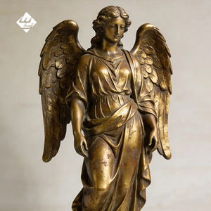 Statua di Angelo in Preghiera in Bronzo Dorato Personalizzata con Ali per Ornamento Scenico di Villa e Parco - Product Image 2