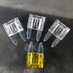 Máquina de Moldeo por Inyección Vertical Automática de 45T para la Fabricación de Fusibles Planos de Tamaño Mediano - Product Image 6