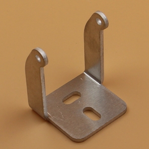 Estampage personnalisé B2B |   Dessins CAO/PDF Obligatoires : Plaque à ressort de fixation d'angle en acier en forme de U avec pince de montage - Product Image 5