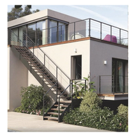 CBMmart Maßgefertigte Außen-Metalltreppe Hochwertige Stahltreppe für Innen und Außen Individuelle Größe Moderne Außentreppe