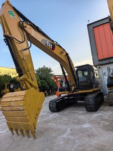 Excavadora de cadenas Caterpillar 320D usada, 40 toneladas de peso operativo, motor original, modelo 2016, 138 HP, 2001-4000 horas de uso. - Product Image 3