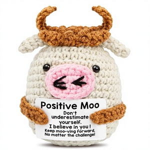Bambola di supporto emotivo a forma di mucca all'uncinetto, <span class=keywords><strong>peluche</strong></span> positivo lavorato a mano con biglietto motivazionale - Product Image 2