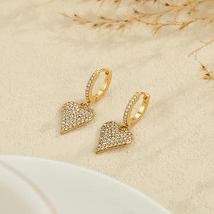 Boucles d'oreilles pendantes en forme de cœur en diamant en acier inoxydable plaqué or 18 carats - Bijoux de mode hypoallergéniques pour femmes <span class=keywords><strong>E906</strong></span> - Product Image 3