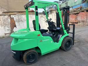 Chariot élévateur à contrepoids diesel Mitsubishi TCM Komatsu Kalmar de 3 tonnes, équipement d'occasion pour le chargement et le déchargement, dispositif de déplacement latéral - Product Image 3