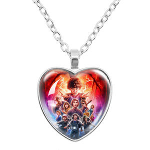 Collier Stranger Things, pendentif cœur rétro inspiré de la série web américaine à succès - Product Image 4