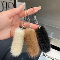Porte-clés en fourrure de vison naturelle véritable de 8 cm, pendentif de sac pour femme, mini-porte-clés en queue de vison moelleuse et pelucheuse, mignon porte-clés DIY à suspendre