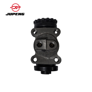 Cilindro Freno Posteriore Sinistro 4JB1 4JJ1 4HG1 8971398420 per Isuzu NKR NLR NMR ELF, Foro 1'', Modello Freno a Tamburo con Attacco a Due Livelli - Product Image 1
