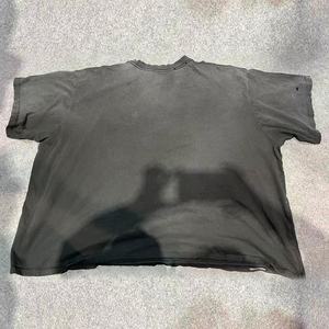 Camiseta de Manga Corta para Hombre, Personalizada, 100% Algodón Orgánico, Corte Holgado, Estilo Boxy, Lavado Ácido, Estampado Gráfico - Product Image 2