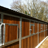 Écurie pour chevaux en acier préfabriqué haute résistance, résistante aux intempéries, pour l'élevage de bétail