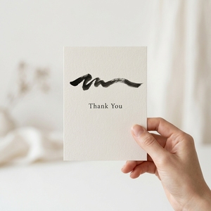 Tarjetas de Agradecimiento con Pincel de Tinta Japonesa, Diseño Zen Minimalista Wabi-Sabi, Logotipo Personalizado al por Mayor, Empaque para Spa y Bienestar, OEM ODM - Product Image 4