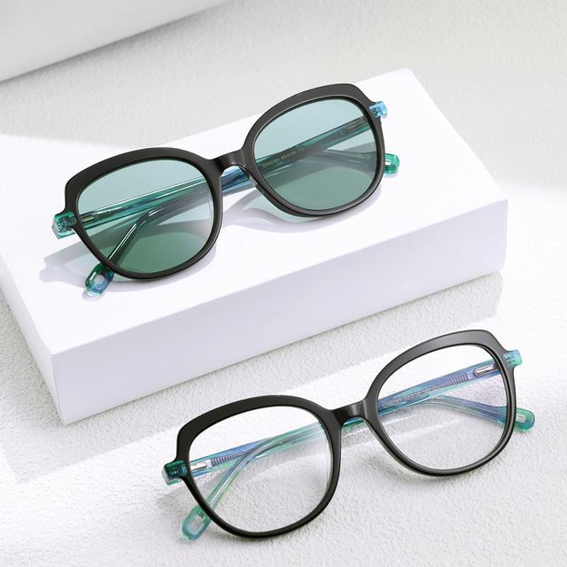 High Quality Fashionable Latest New Design Unique Ladies Acetate Sunglasses Black Frame with G15 Nylon Lens Sunglasses for Women