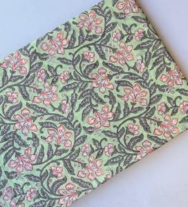 Tela de Algodón Cambray con Estampado Floral Hecho a Mano al por Mayor de la India para Prendas de Vestir y Decoración del Hogar - Product Image 1
