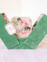 Boîte d'invitation de mariage de luxe en velours vert à double porte, carte en papier floral personnalisée avec monogramme, boîtes cadeaux pour invitation de fête de bienvenue