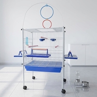 Cage à oiseaux multifonctionnelle sur roulettes, avec anneau d'activités à sommet arqué, plateformes latérales et plusieurs perchoirs en bois