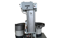 Machine automatique de poinçonnage et de pressage d'œillets