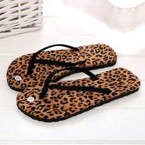 Chanclas Casuales de Exterior con Estampado de Leopardo al por Mayor, Diseño Suave por Sublimación, Plantilla de EVA Transpirable, Ligeras y Antideslizantes - Product Image 1