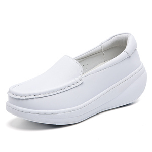 Scarpe da infermiera da <span class=keywords><strong>donna</strong></span> con plateau, suola spessa, slip-on, <span class=keywords><strong>sneakers</strong></span> da lavoro, taglie grandi 34-<span class=keywords><strong>41</strong></span> - Product Image 1
