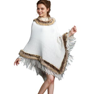 Chal de lujo para mujer con cuello de piel sintética de mapache, capa cálida y elegante con borlas, ideal para invitadas de boda y fiestas. - Product Image 5