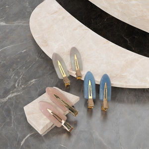 Horquilla de moda simple, pequeña pinza acrílica fresca para el cabello sin costuras - Product Image 3