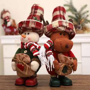 Figurine de Noël en peluche Bonhomme de neige et renne avec chapeau écossais, décoration de table de Noël, ornement de maison, cadeau de fêtes - Product Image 1