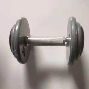 Haltères de fitness chromés en fonte avec peinture émaillée, disponibles en 15kg, 20kg, 30kg, et en ensembles haltères et barres, avec poids de 2.5kg à 50kg - Product Image 4